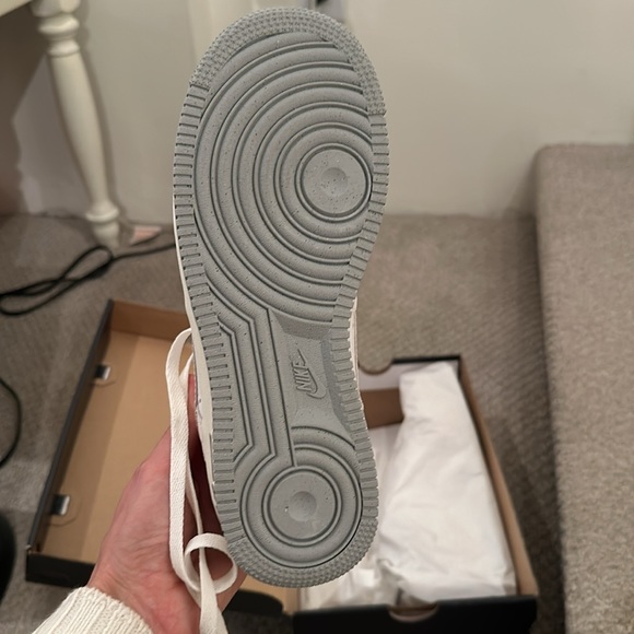 Air Force 1 ‘07 - Picture 4 of 5